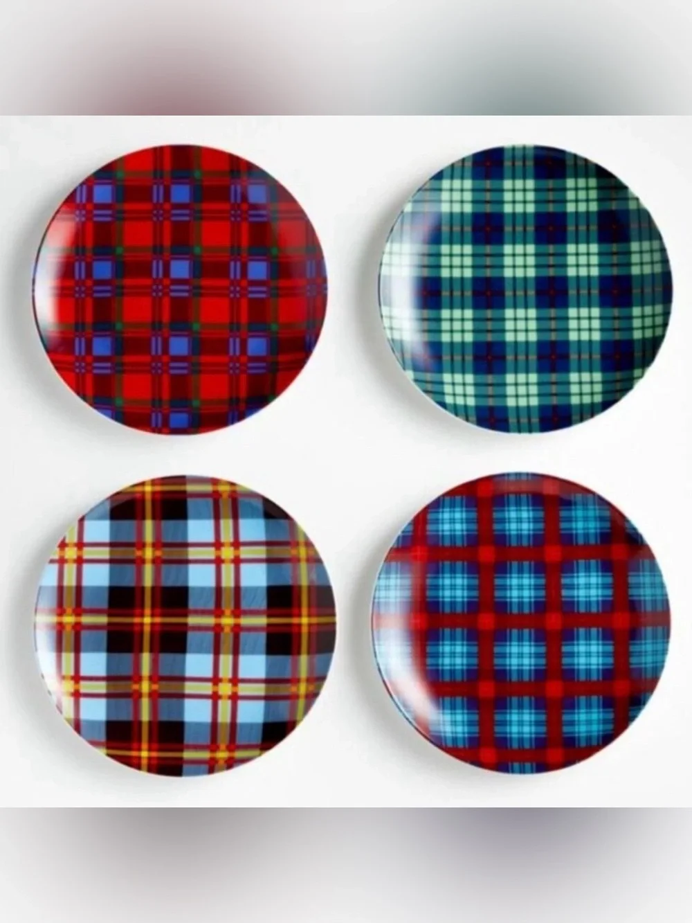Crate & Barrel Folke Plaid 8” Salad Plates Set of 4 Tartan Holiday